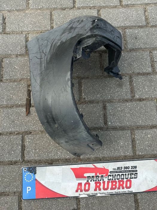 Canto esq Parachoque Citroen berlingo 2010