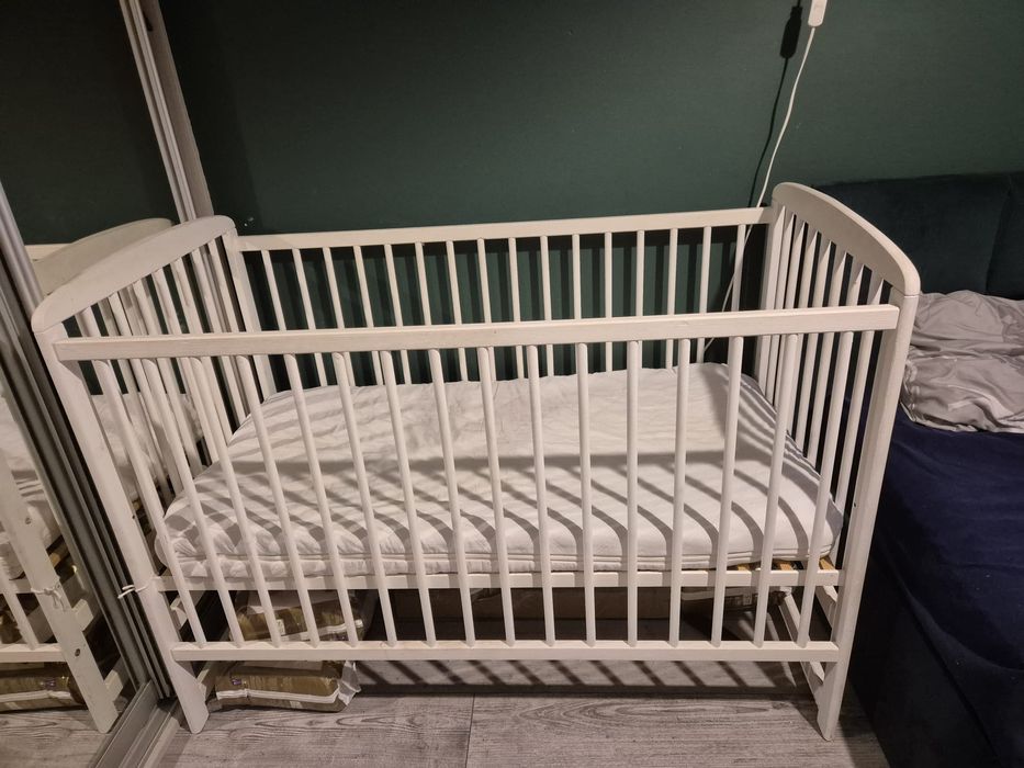 Łóżeczko dziecięce białe + materac