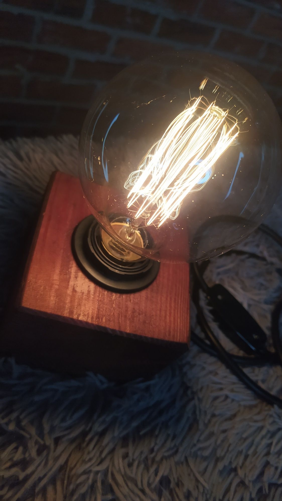 Деревянный светильник. Ночник из дерева. Лампа Эдисона для кафе.