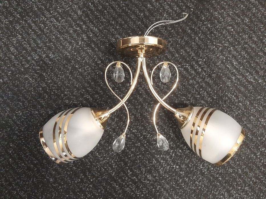 Продамо люстру бра  плафон світильник в гарному стані