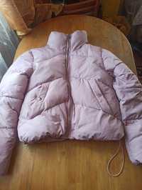 Куртка-куфер (дутік) приємного та ніжного кольору Bershka
