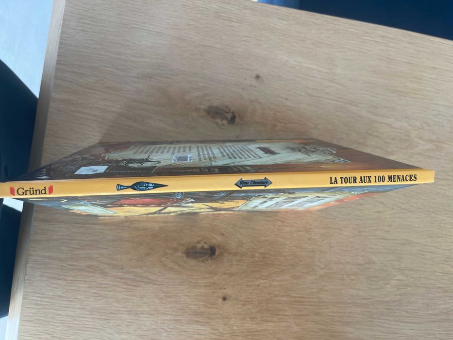 Livro La Tour Aux 100 Menaces