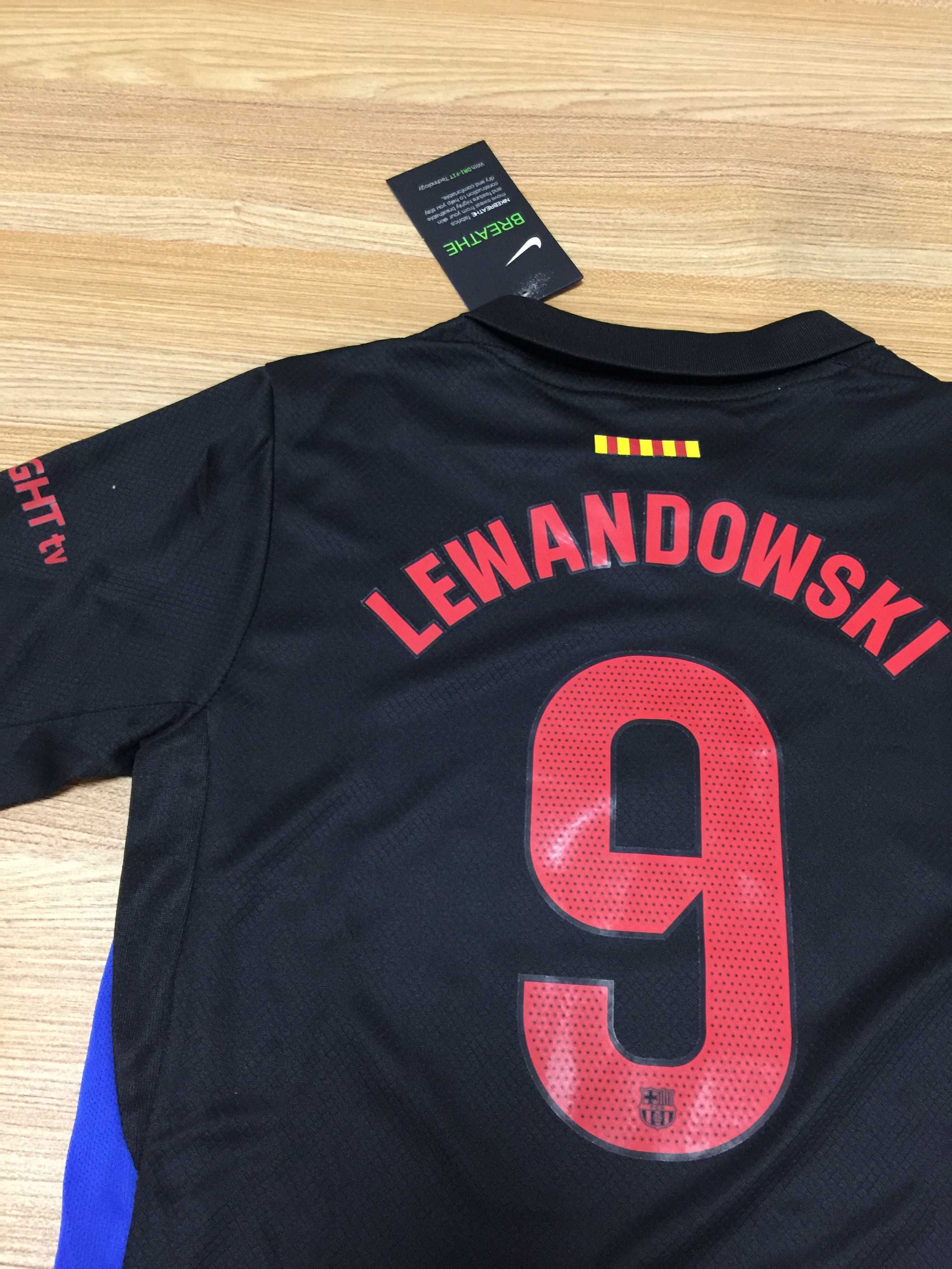 Komplet koszulek wyjazdowych dla dzieci z Barceloną Lewandowskiego R28