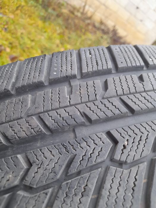 Opony zimowe 18x60x225