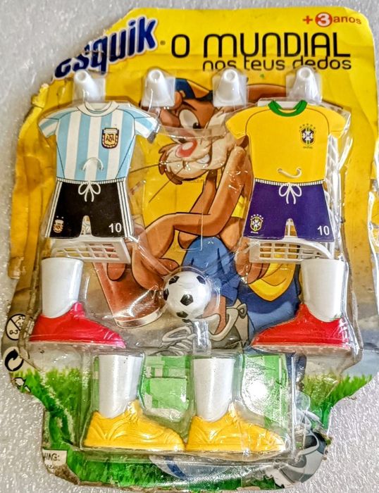 Antigo brinquedo da marca Nesquik Argentina x Brasil