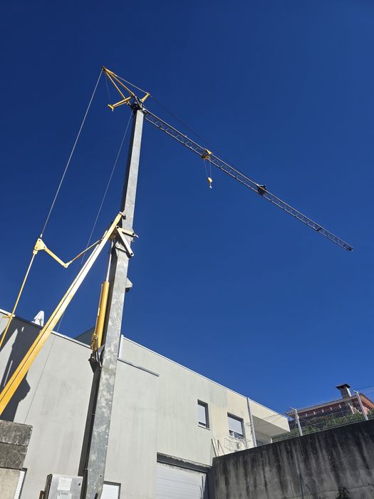 Vendo grua ferro