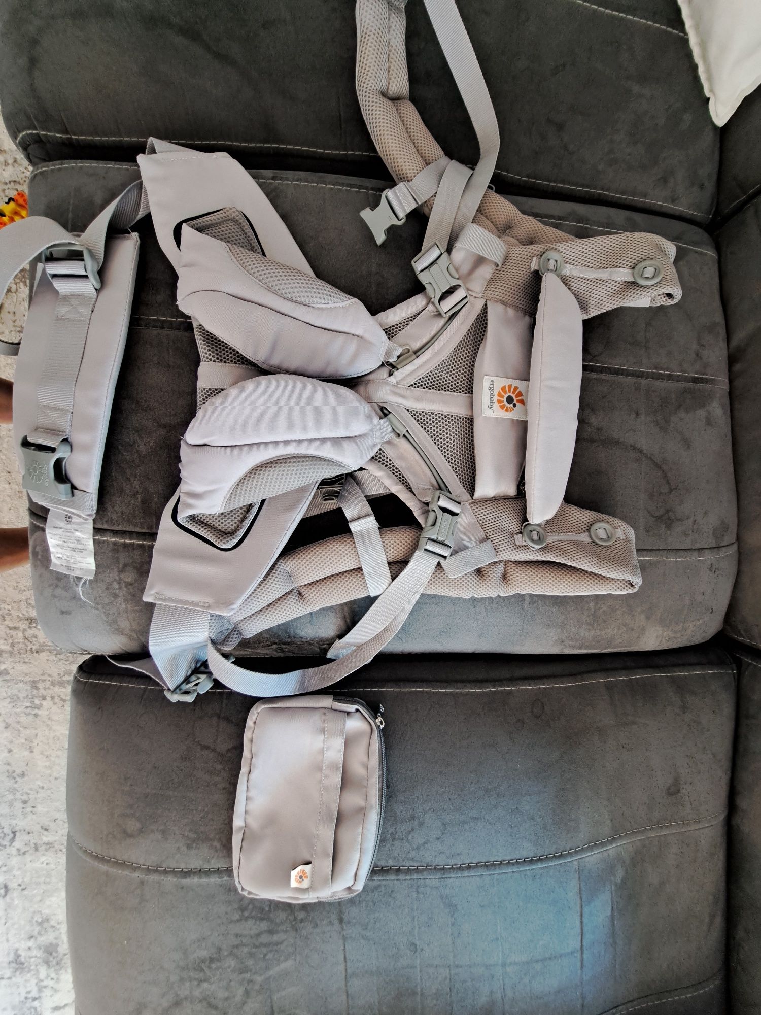 Ergobaby Cinza Novo