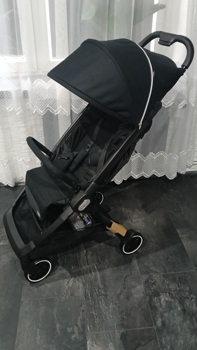 Nowy lekki wózek do samolotu Chicco we