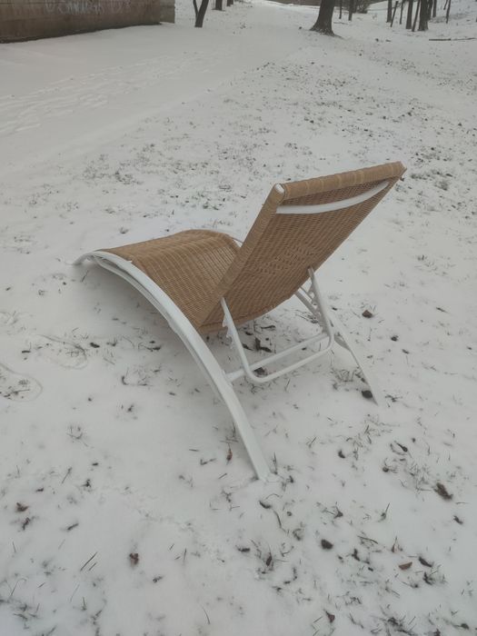 Шезлонг из ротанга