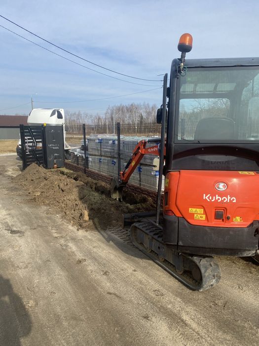 Usługi minikoparką – Warszawa i okolice,młotem