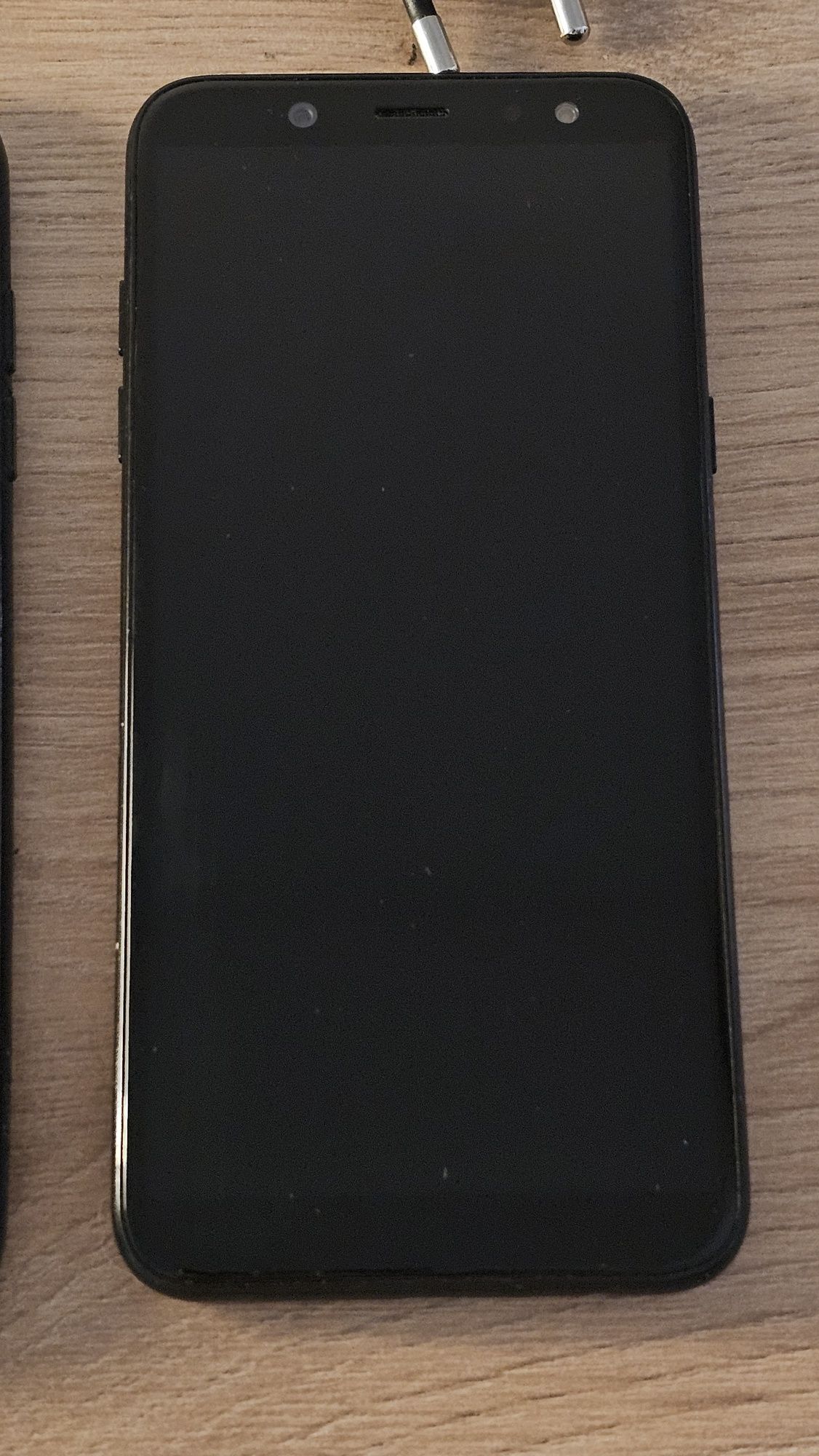 Samsung A6  (SM-A600FN)