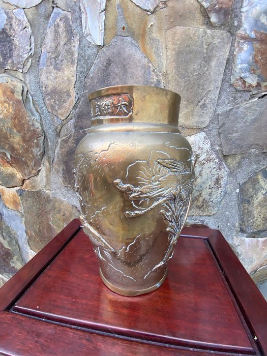 Jarro Bronze Japonês Séc XIX Saikyo Yoshida Assinado 28 cm