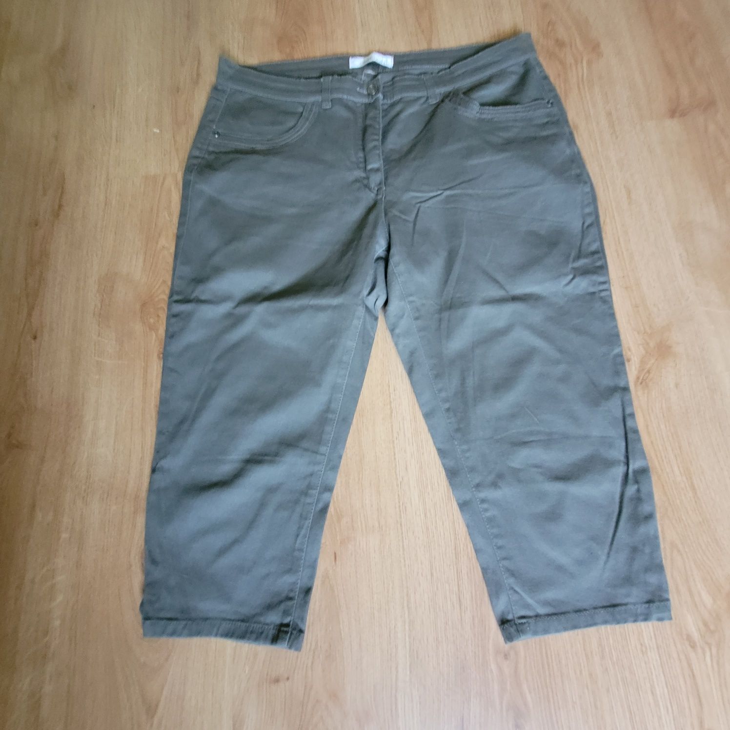 Spodnie za kolano ,rozmiar 48/pas 98cm,biodra 120cm