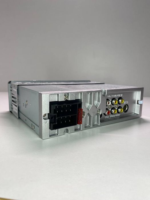 Магнітола 1DIN з видвижним сенсорним екраном