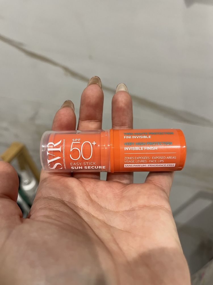 Protetor solar SVR em stick invisivel ideal para áreas sensiveis selad