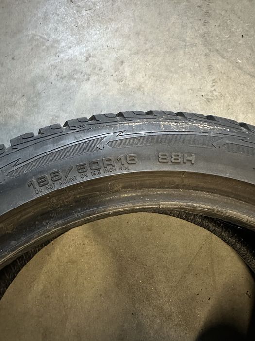 2x zimowe 195/50R16 Goodyear UltraGrip Performance cena za parę 7mm
