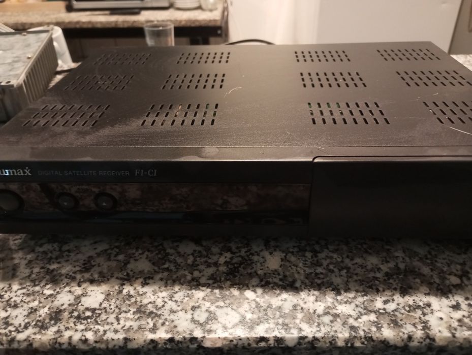 Receptor de satélite humax