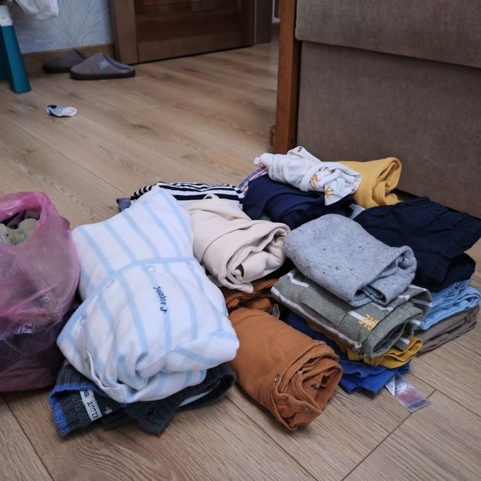 Отдам бесплатно детские вещи