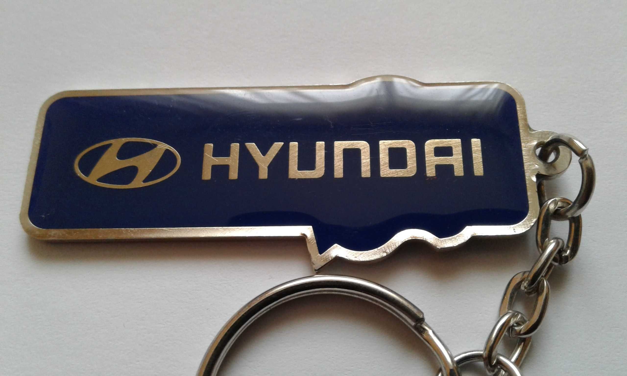 Брелок для ключей с символикой Hyundai и UEFA Euro 2012