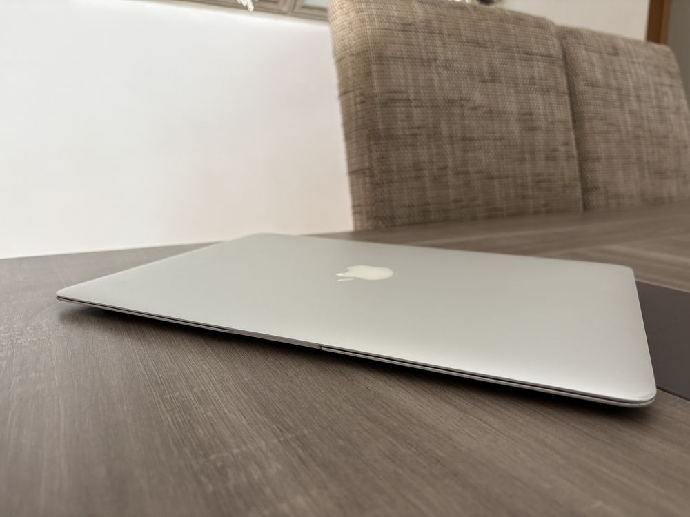 Apple MacBook Air 13” 2015 i5 8gb 256ssd Sonoma