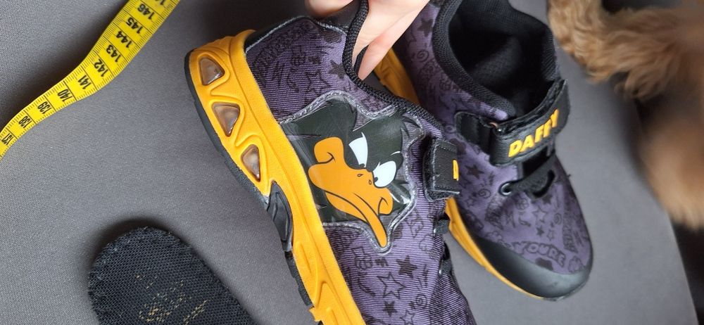 Świecące buty Looney tunes adidasy 32