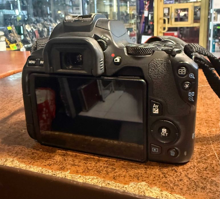 Lustrzanka Canon EOS 250D Body Czarny