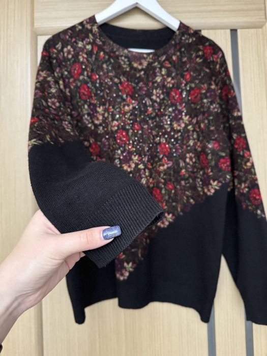 Женский свитер стразы