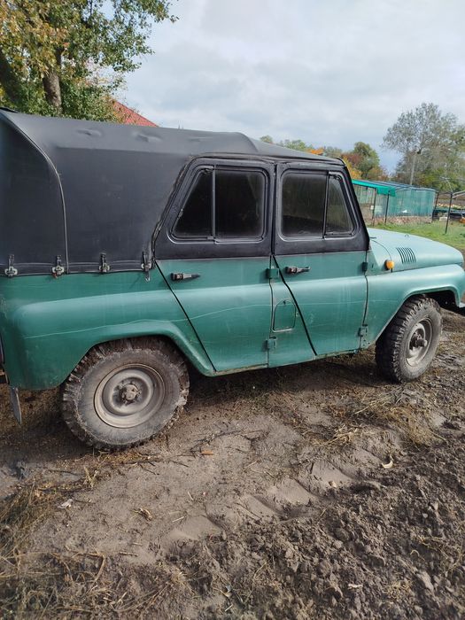 Уаз на повному ходу