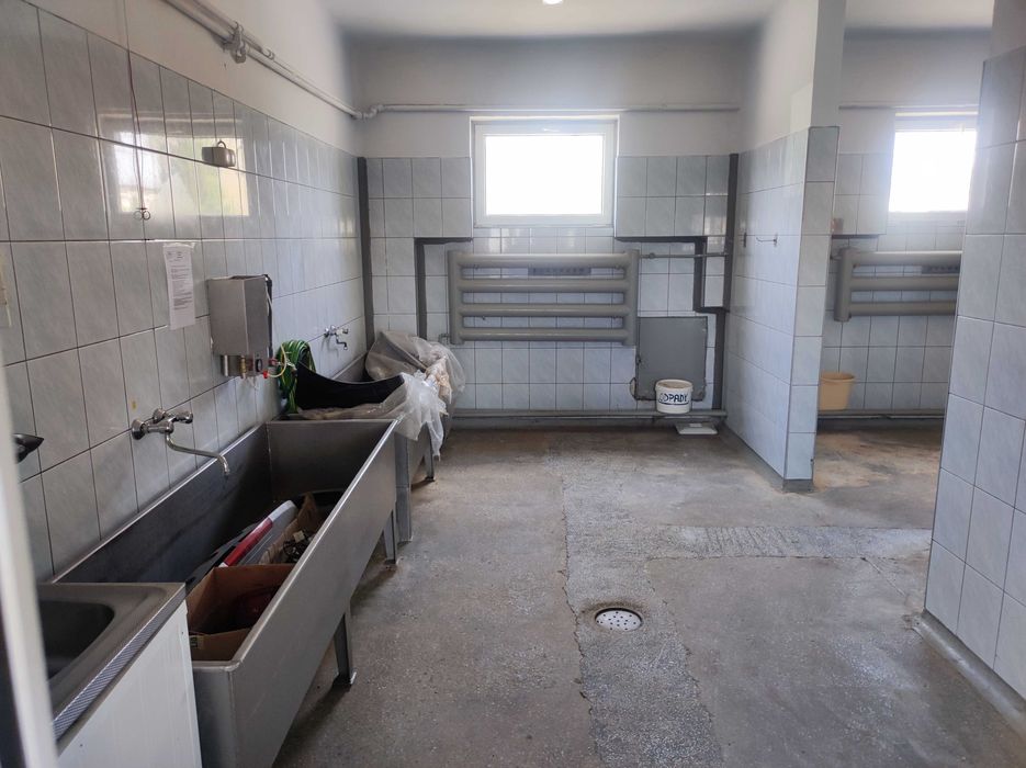 Budynek produkcyjny lub magazynowy.