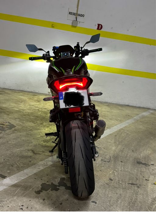 Kawazaki Z900 SE PERFORMANCE 2025