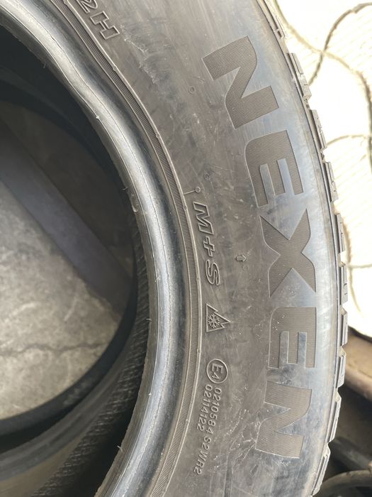 Шины 205/60 R16 Nexen б/у пара зима 6мм U6