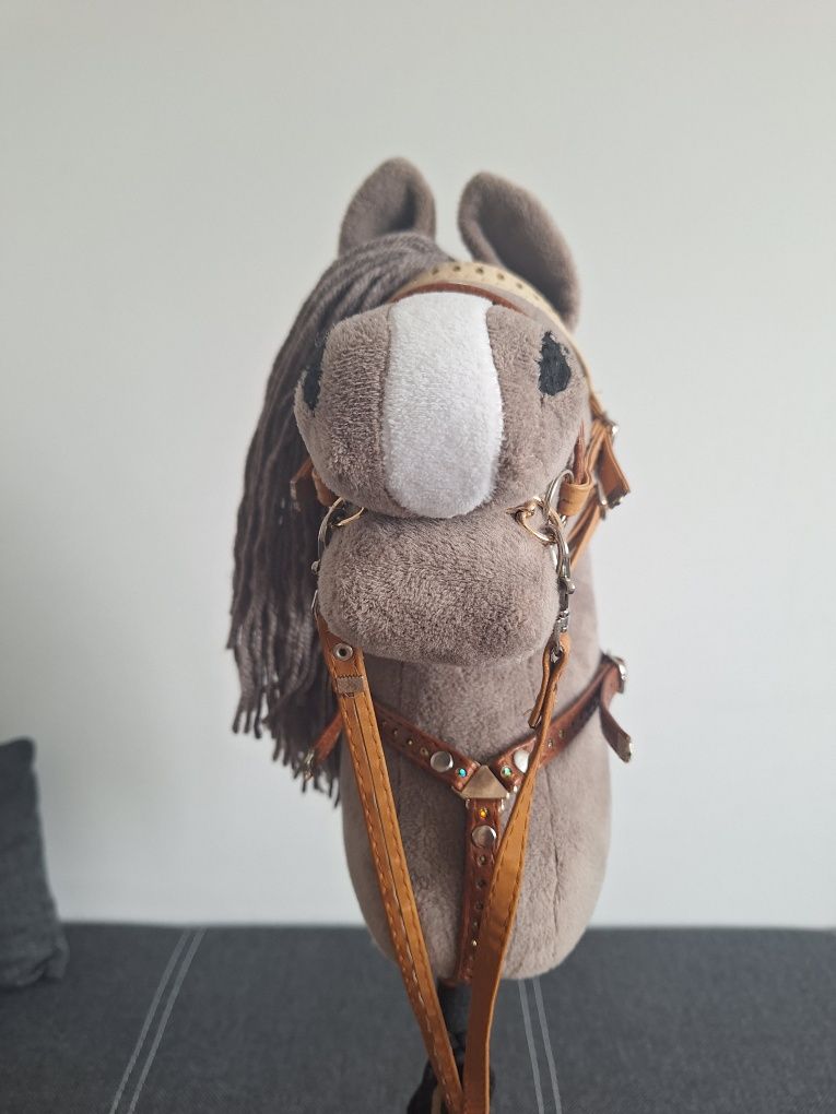 GRATISY+Hobby horse A4 ogłowie napierśnik wodze
