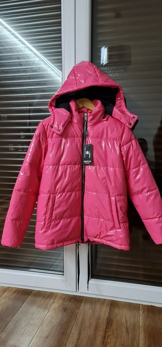 Piękna lakierowana kurtka r M