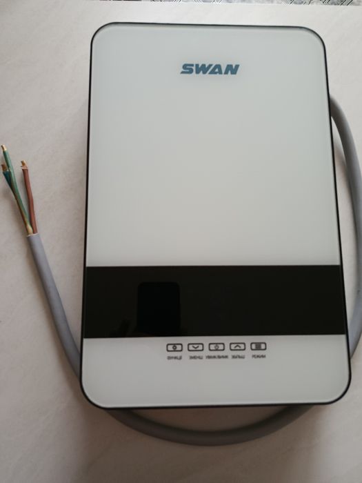 Проточный водонагреватель Swan (8.5 кВт)