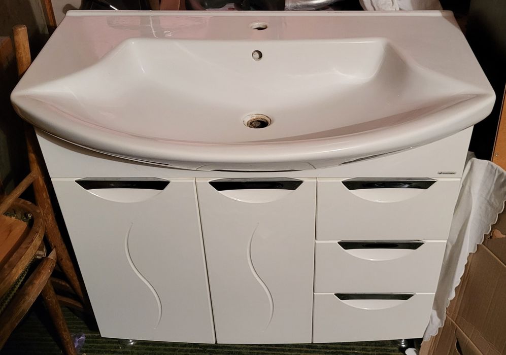 Раковина с тумбой