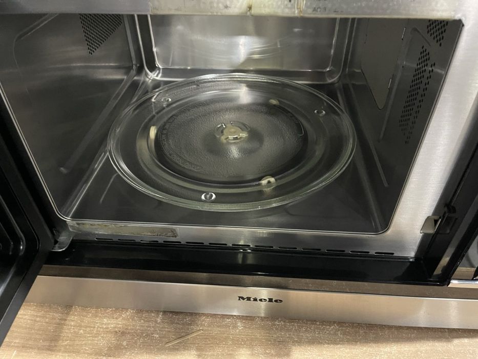 Комбінована мікрохвильова піч Miele