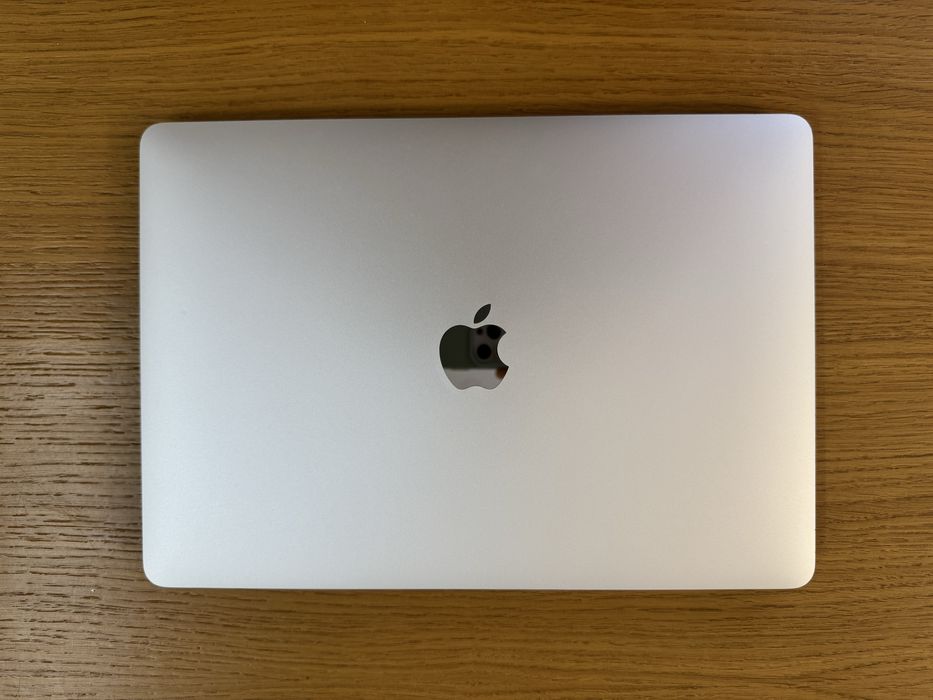 Macbook air m1 8/256. Дуже хороший стан!