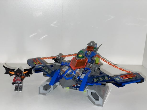 Lego 70320 Nexo Knights Myśliwiec V2 Aarona