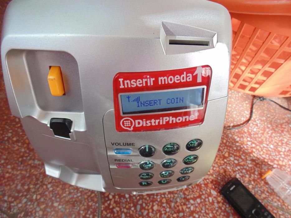 Telefone de moedas DistriPhone para cafés (publico)