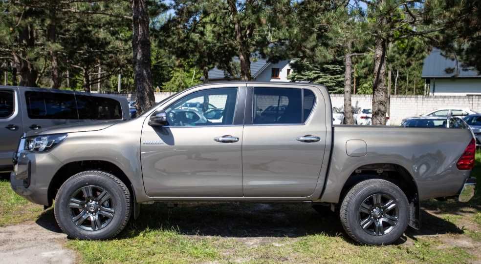 Разборка Toyota Hilux бампер крило фари дзеркала двері шрот