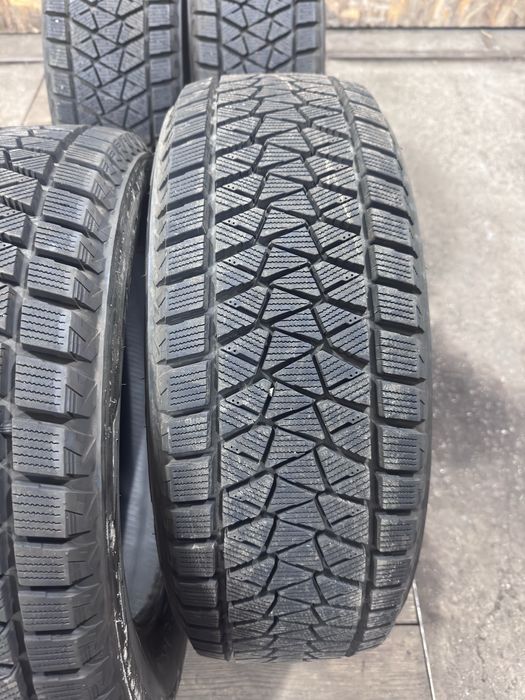 Зимняя резина Bridgestone Blizzak DM-v2