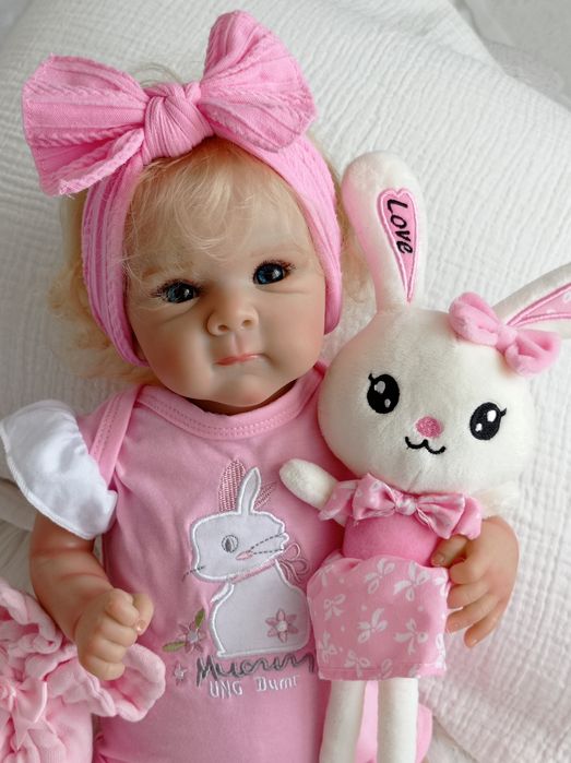 Śliczna lala w typie reborn z wyprawką
