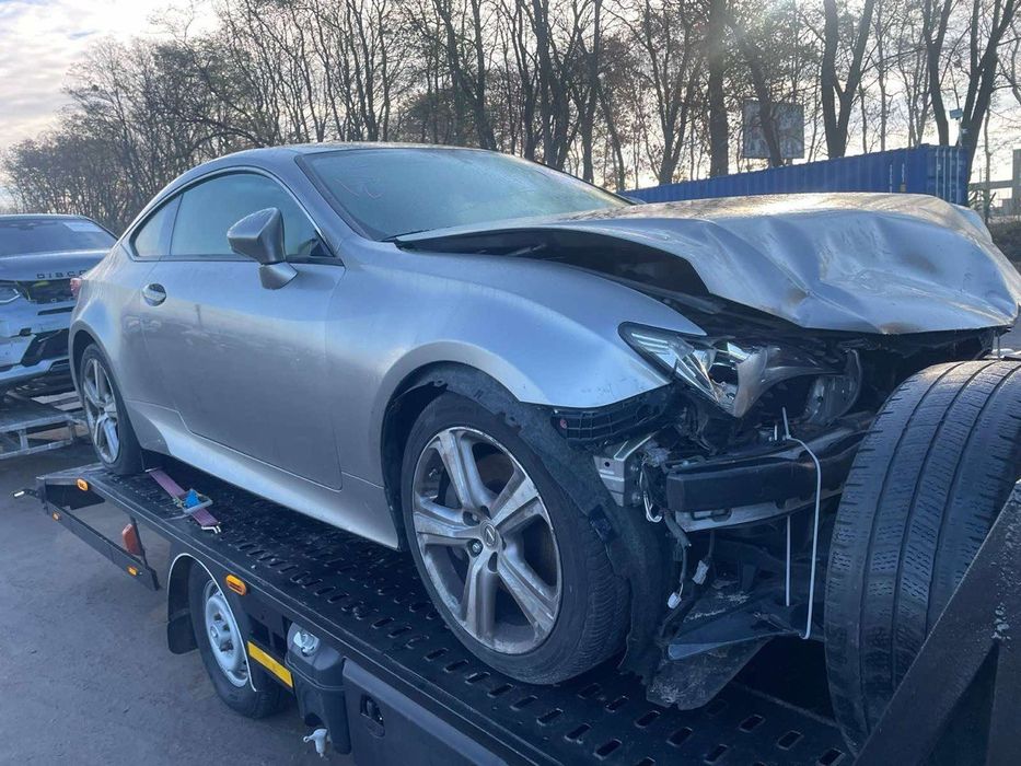 Продам lexus Rc 200t