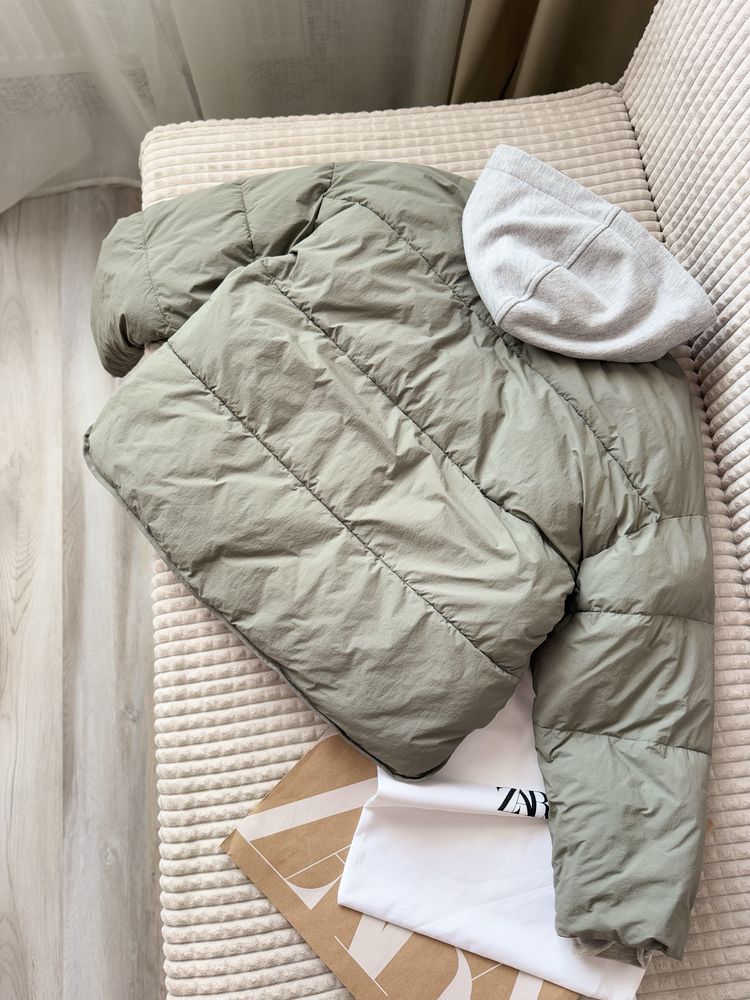 Куртка від Zara/куртка-пуффер S/36 mex.26 оливка