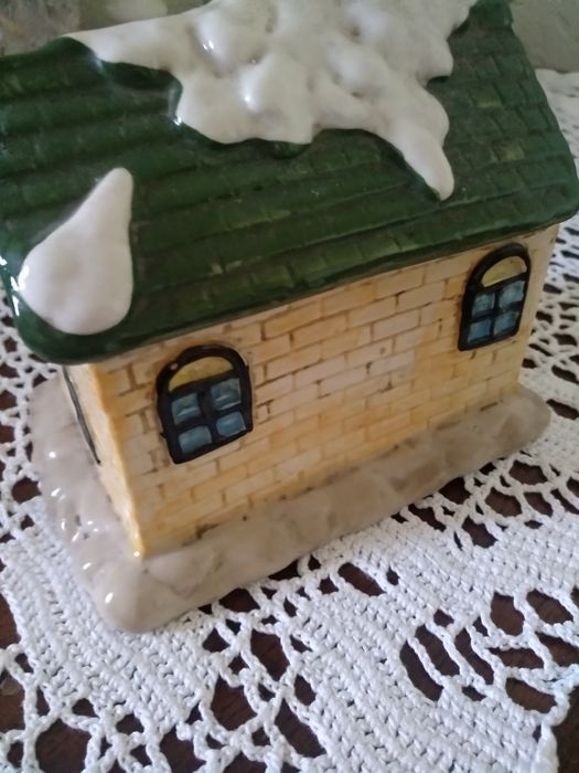 Продам Старинный коллекционный фарфор статуэтка антиквар ретро домик ш