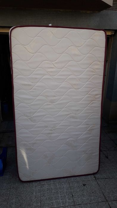 Colchão cama solteiro como novo
