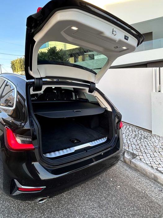 BMW 330e Touring Luxury Line Auto