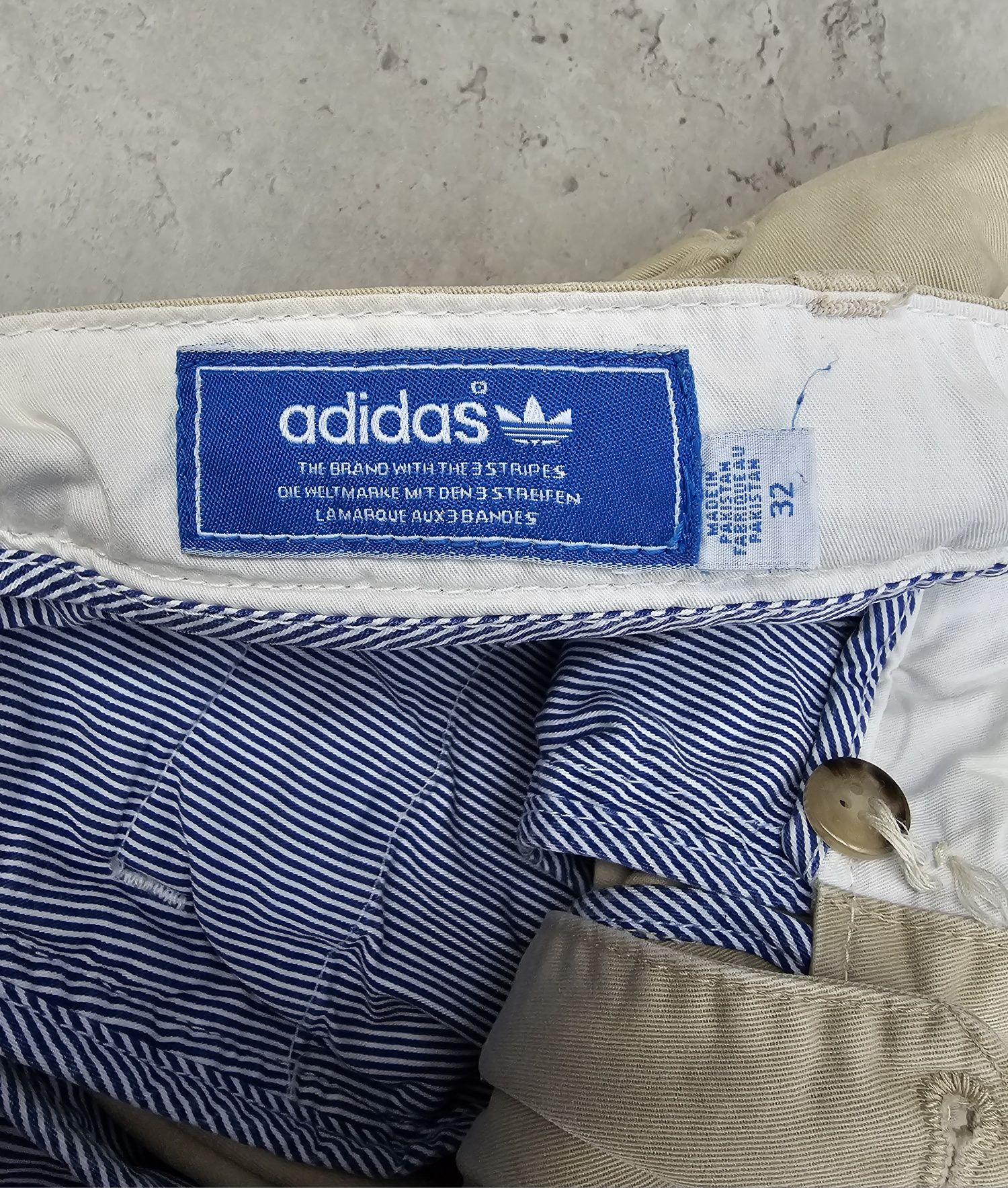 Adidas Originals męskie spodnie chinosy beżowe  32x32 kremowe