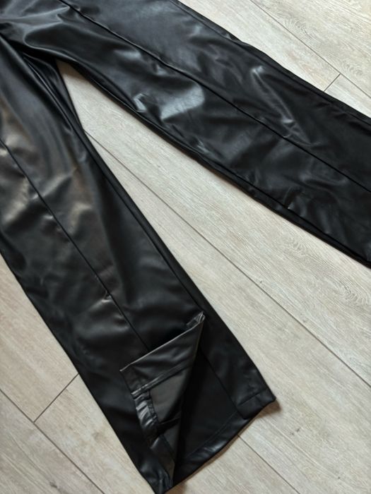 Spodnie ze sztucznej skóry