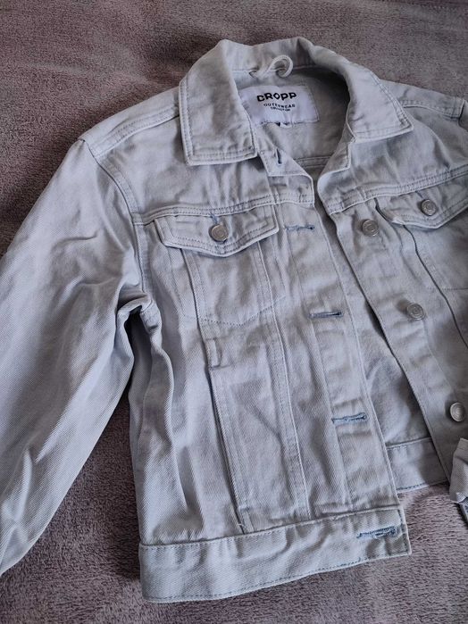 Klasyczna jeansowa kurtka jasnoniebieska – rozmiar XS